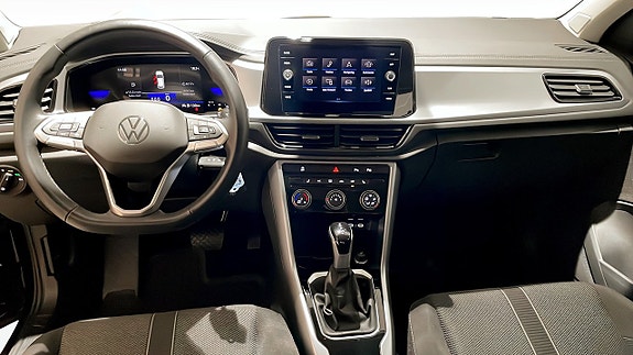 Volkswagen T-Roc 10 of 12