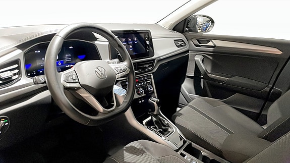 Volkswagen T-Roc 7 of 12