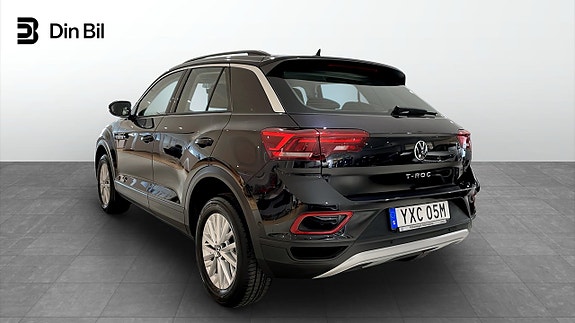 Volkswagen T-Roc 3 of 12