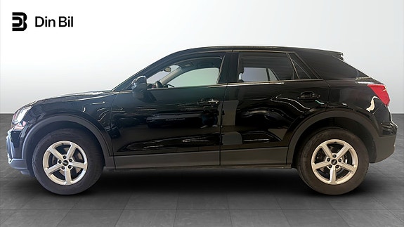 Audi Q2 2 of 12