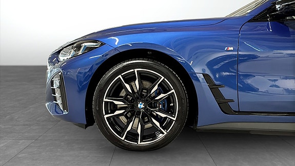 BMW i4 9 of 12