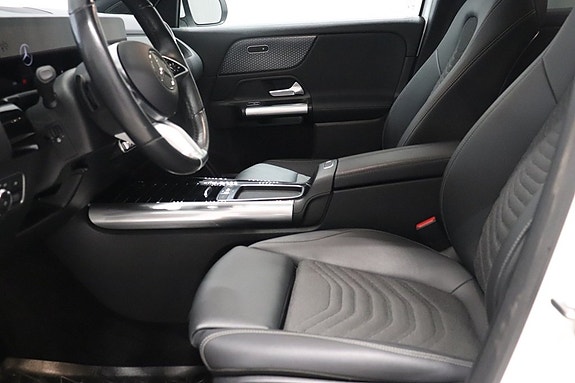 Mercedes-Benz GLA200 7 of 11