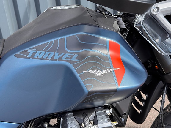 Moto Guzzi V85TT TRAVEL Blu Zefiro 2 of 9