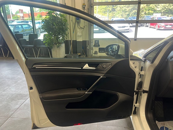 Volkswagen Golf I 10 of 23