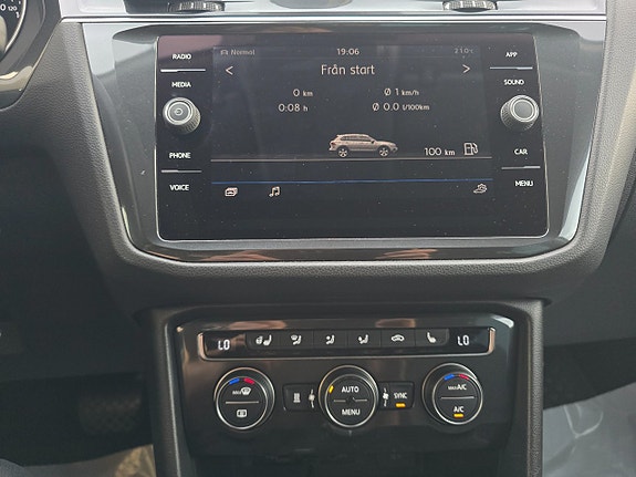 Volkswagen Tiguan 16 of 23