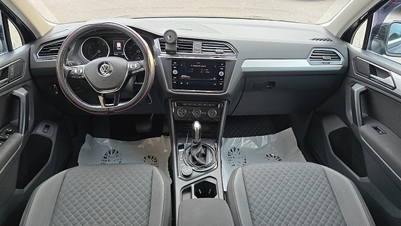 Volkswagen Tiguan 13 of 23