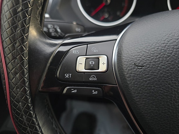 Volkswagen Tiguan 15 of 23