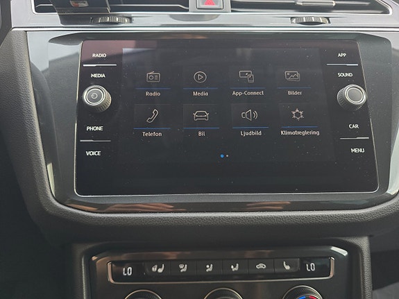 Volkswagen Tiguan 18 of 23