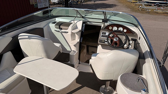 Regal 2250 Volvo Penta 5,7 GXI - 2005 5 of 10