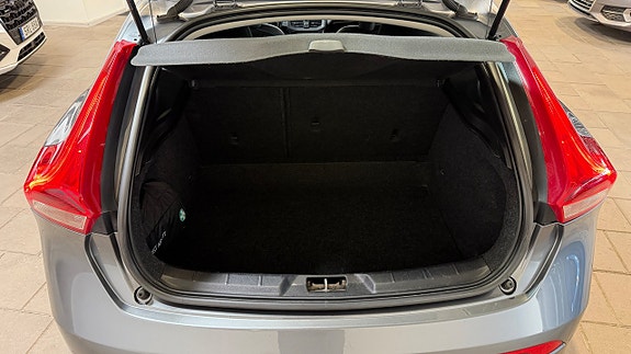 Volvo V40 10 of 17