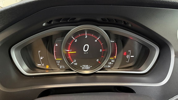 Volvo V40 13 of 17