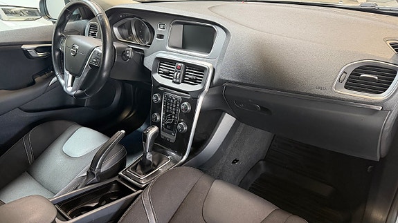Volvo V40 8 of 17