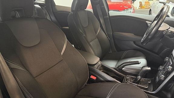 Volvo V40 7 of 17