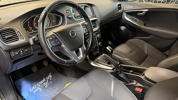 Volvo V40 11 of 17