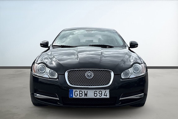 Jaguar XF 8 of 21