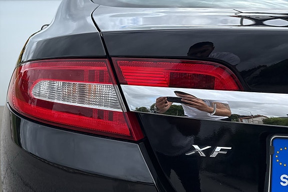 Jaguar XF 11 of 21
