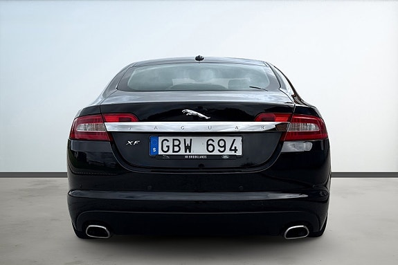 Jaguar XF 4 of 21