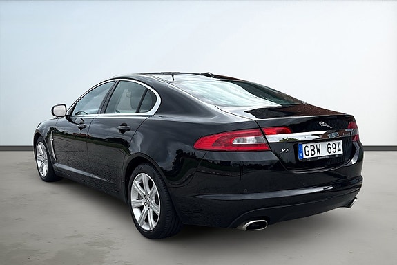 Jaguar XF 3 of 21