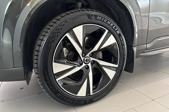 Volvo XC90 17 of 22