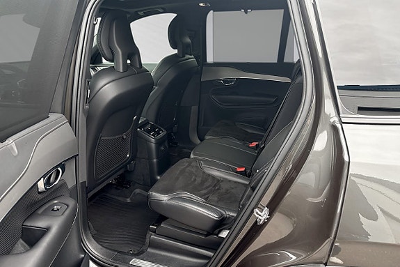 Volvo XC90 8 of 22
