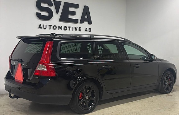 Volvo V70 2 of 10