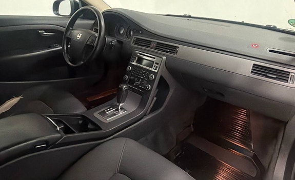 Volvo V70 7 of 10