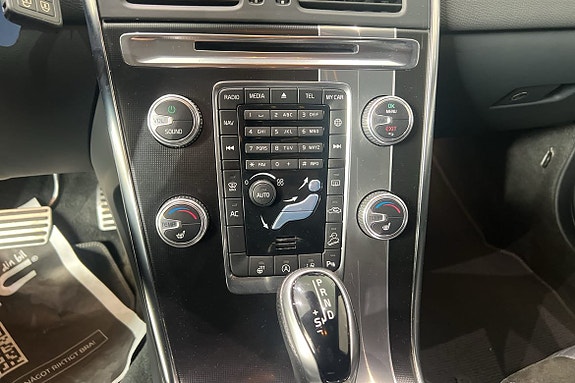Volvo XC60 16 of 19