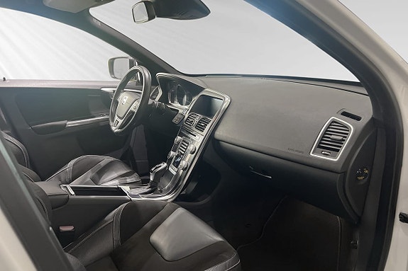 Volvo XC60 10 of 19