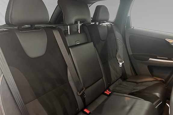 Volvo XC60 11 of 19