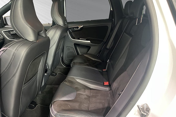 Volvo XC60 8 of 19