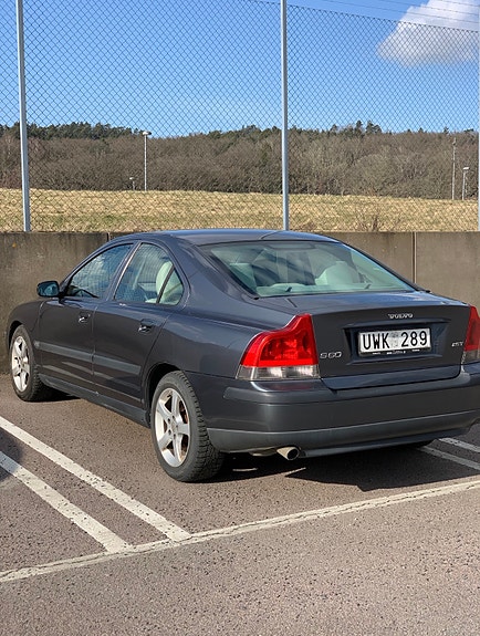 Volvo S60 3 of 4