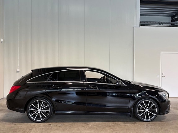 Mercedes-Benz CLA220 d 2 of 21