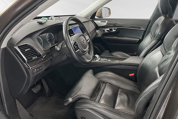 Volvo XC90 7 of 27