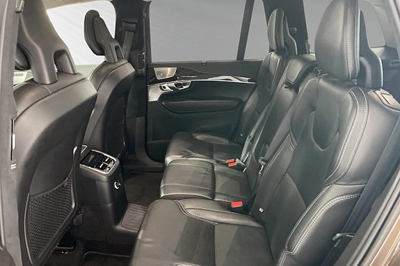 Volvo XC90 8 of 27