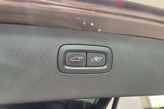 Volvo XC90 14 of 27