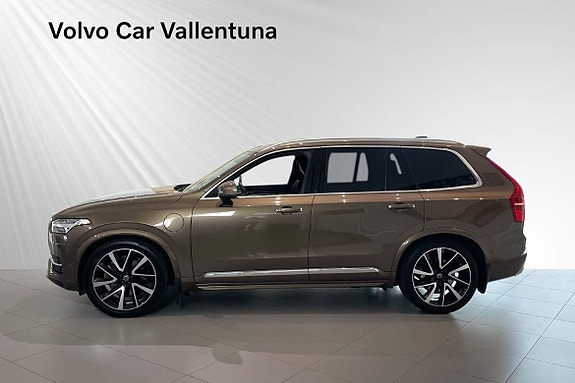 Volvo XC90 3 of 27