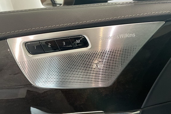 Volvo XC90 18 of 27