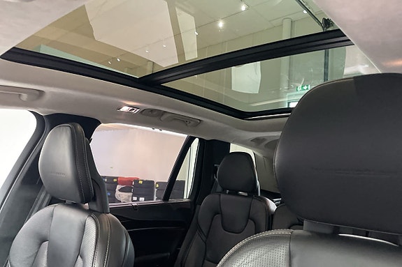 Volvo XC90 19 of 27
