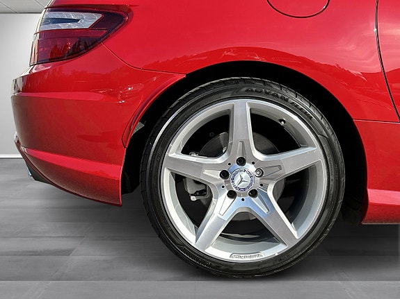 Mercedes-Benz SLK200 7 of 16