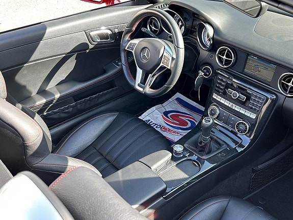Mercedes-Benz SLK200 10 of 16