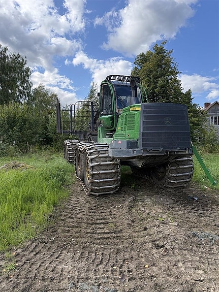 John Deere 1910G 2 of 7