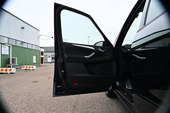 Ford S-MAX 5 of 11