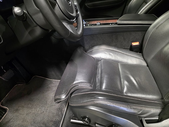 Volvo XC60 7 of 14