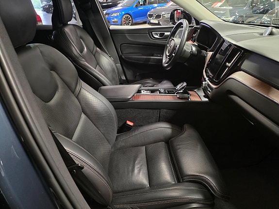Volvo XC60 8 of 14