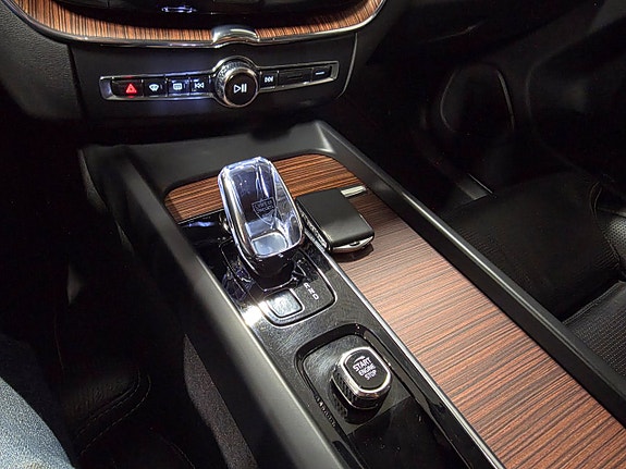 Volvo XC60 10 of 14