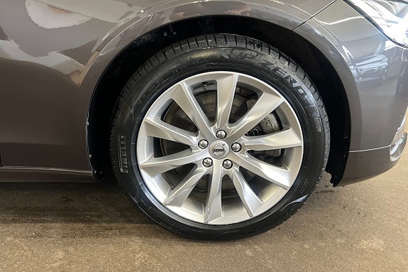 Volvo V90 25 of 30