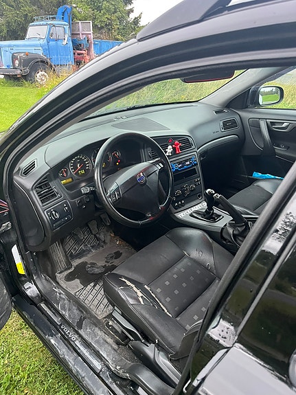 Volvo V70 6 of 8