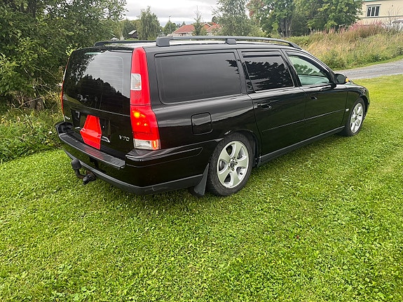 Volvo V70 3 of 8