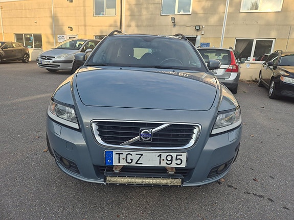 Volvo V50 3 of 18
