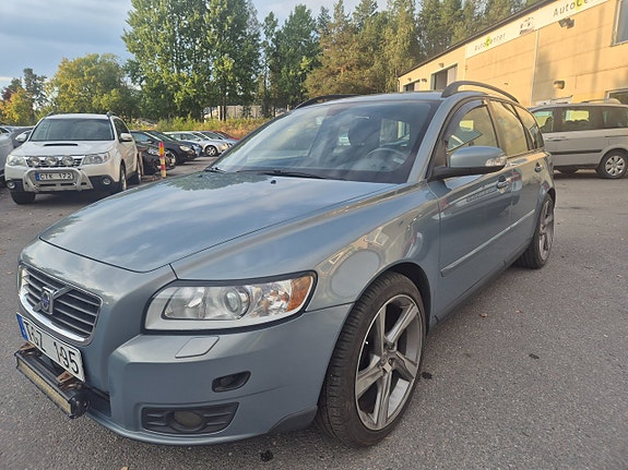 Volvo V50 2 of 18